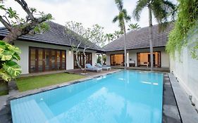 Nunia Boutique Villa
